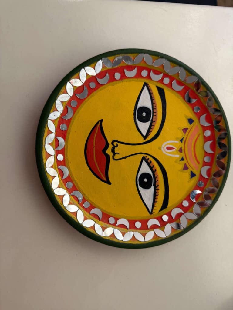 Looking to add a touch of elegance to your walls? These hand-painted terracotta wall plates are the perfect blend of charm and creativity, each piece one-of-a-kind—no two designs are ever the same.
Featuring vibrant folk art, abstract patterns, and playful motifs, they bring warmth and personality to any space. Hang one in your living room, bedroom, or hallway to elevate your décor effortlessly.