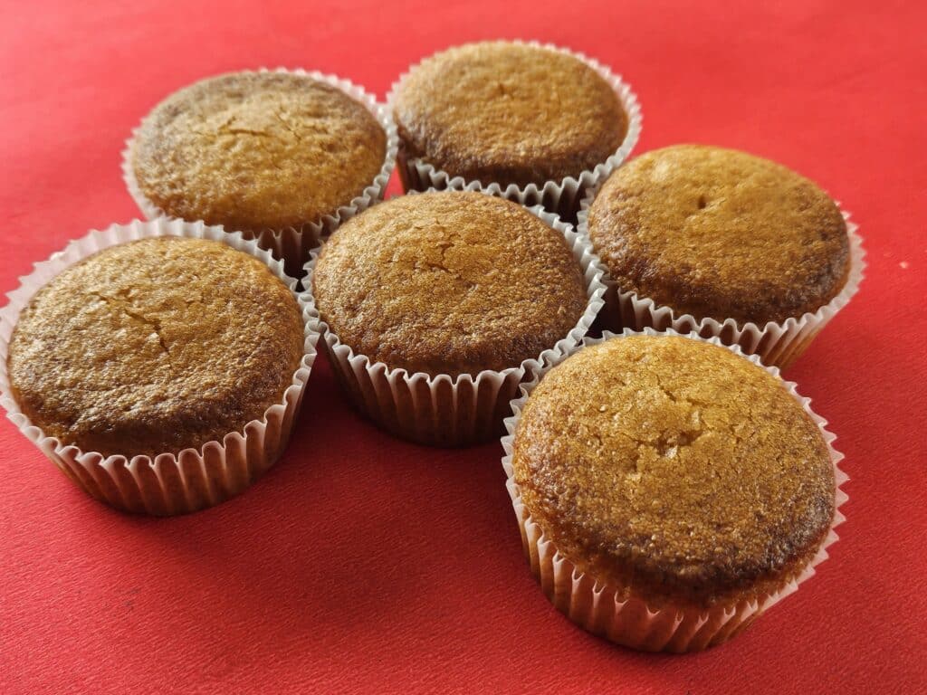 Moist, flavourful, and freshly baked—these treats are ideal for parties, gifting, or just indulging your sweet tooth.

VARIETIES:

 	Vanilla
 	Chocolate